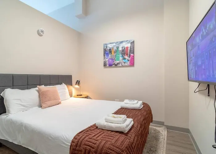 Apartment South Loop 2br Retreat Near Grant Park, Soldier Field, Adler Planetarium & Columbia College