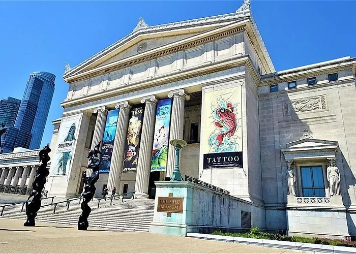 South Loop 2br Retreat Near Grant Park, Soldier Field, Adler Planetarium & Columbia College * Chicago