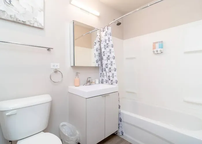 Apartment South Loop 2br Retreat Near Grant Park, Soldier Field, Adler Planetarium & Columbia College
