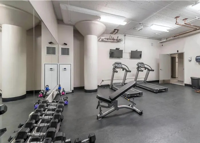 South Loop 2br Retreat Near Grant Park, Soldier Field, Adler Planetarium & Columbia College * Chicago