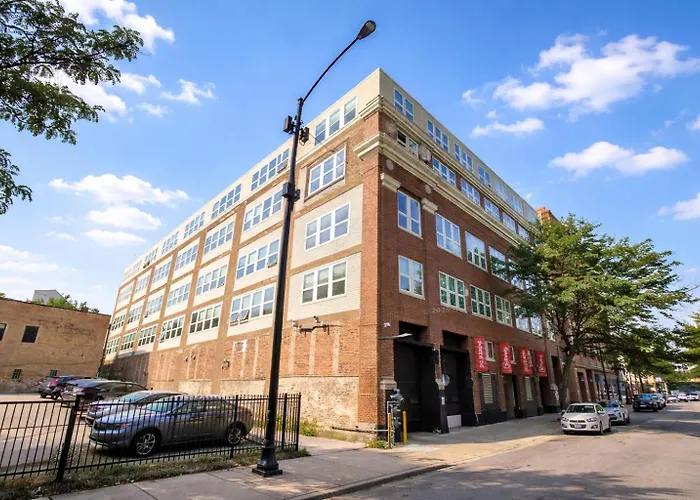 Apartment South Loop 2br Retreat Near Grant Park, Soldier Field, Adler Planetarium & Columbia College *